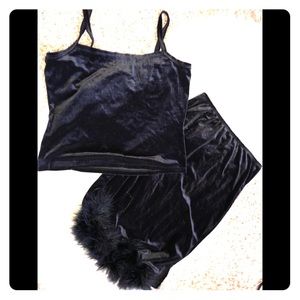 😎sexy black suede 2 piece crop cami w/fuzzy skirt